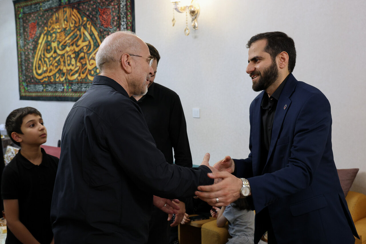 دیدار قالیباف با خانواده شهید باقری