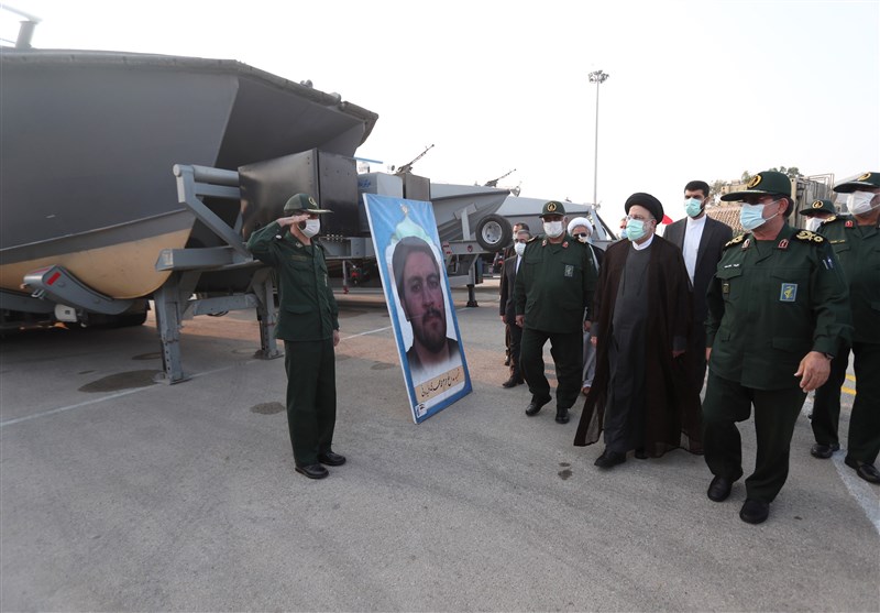 دیدار رئیسی با خانواده شهدا و ایثارگران جزیره هرمز