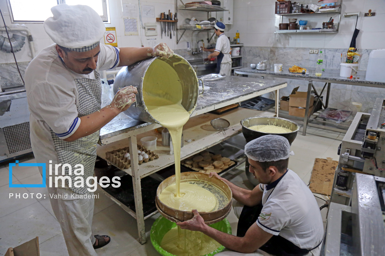 کارگاه پخت زولبیا و بامیه
