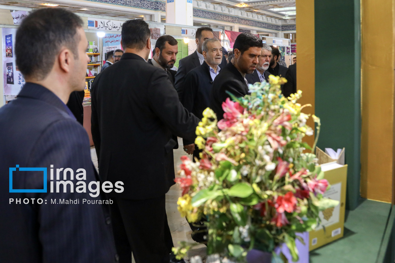 بازدید رئیس جمهور از نمایشگاه کتاب