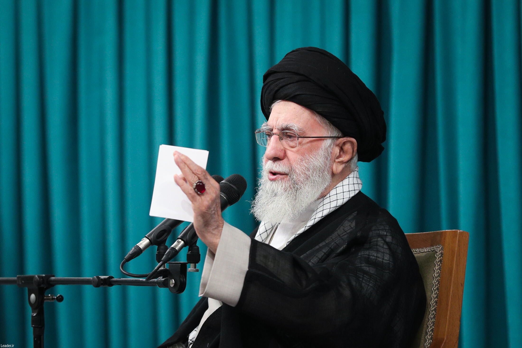 دیدار رهبر انقلاب با نمایندگان مجلس