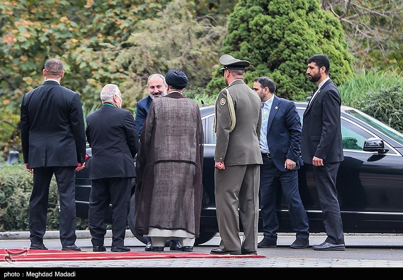 استقبال رسمی رئیسی از نخست‌وزیر ارمنستان