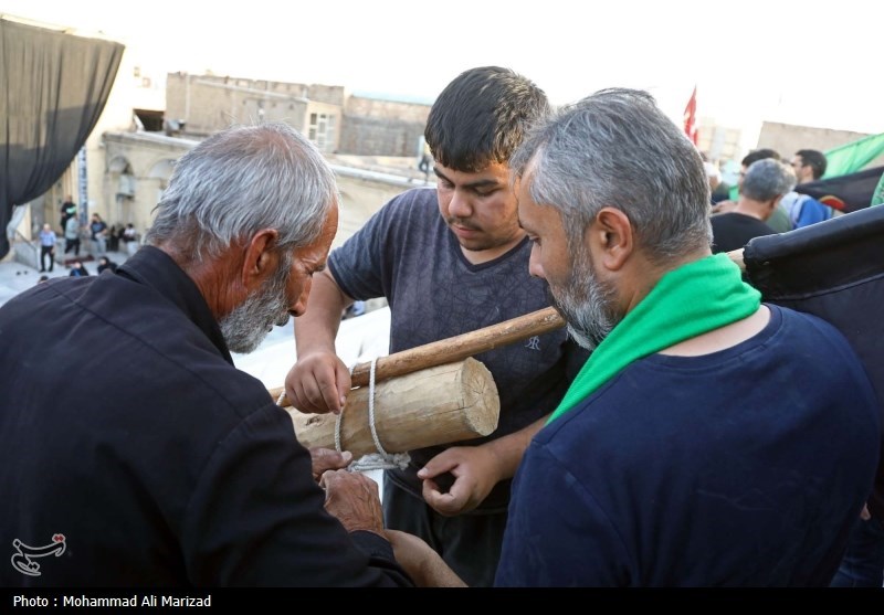 برپایی خیمه عزای محرم 