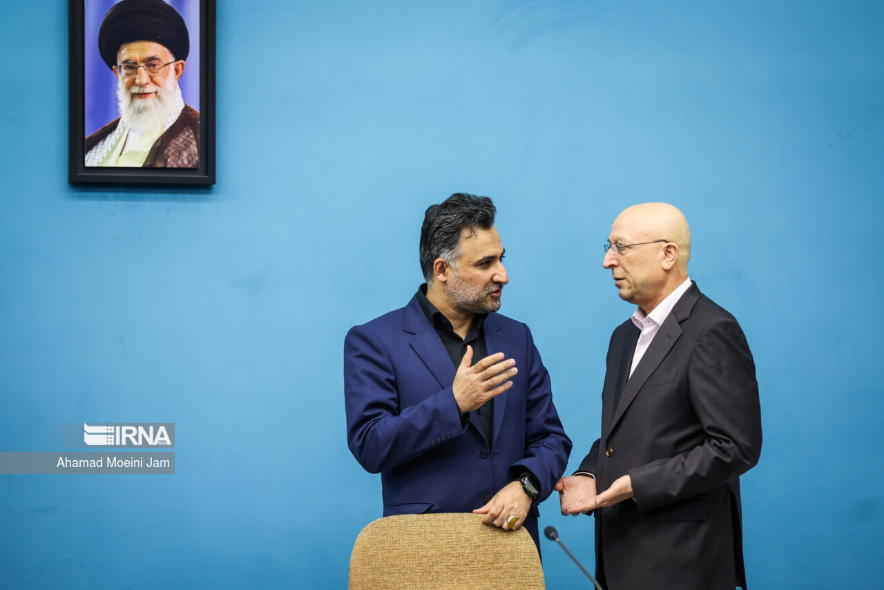 نشست اساتید و نخبگان علوم و فناوری های برتر ساز با رئیس جمهور