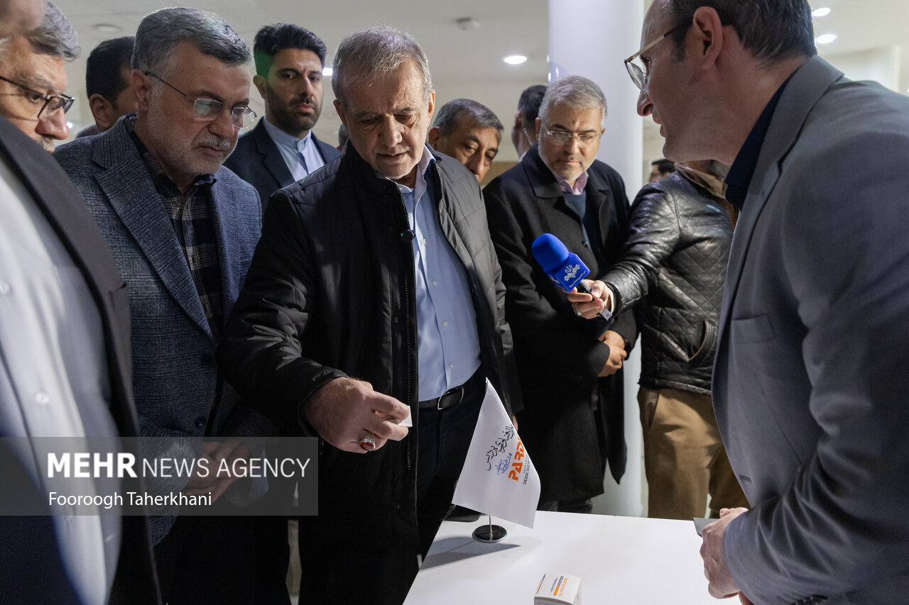 نشست رئیس جمهور با فناوران و نخبگان دانش‌بنیان