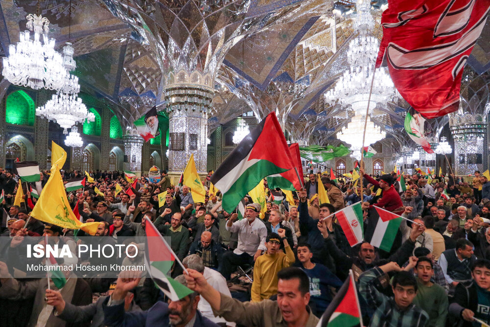 مراسم گرامیداشت شهید سیدحسن نصرالله همزمان با تشییع شهدا در لبنان - مشهد