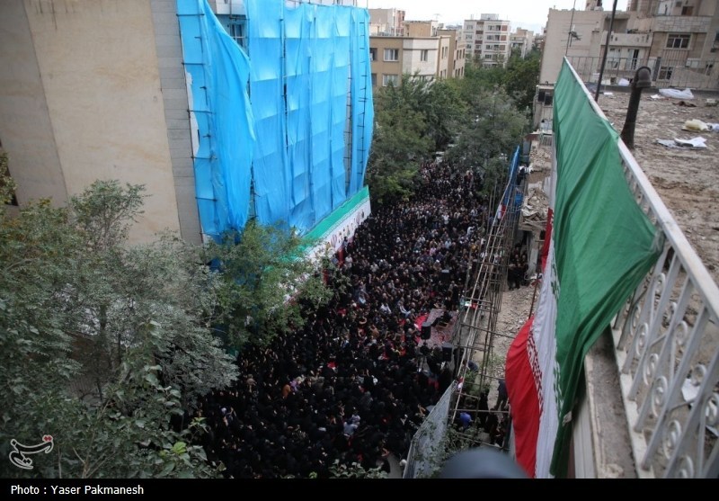 مداحی مهدی رسولی در یک محله خاص