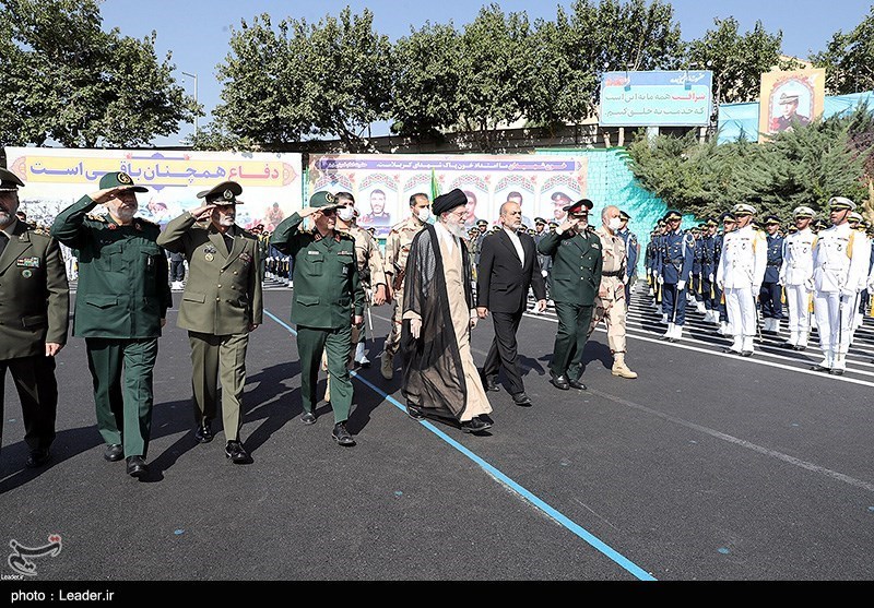 حضور رهبر انقلاب در دانشگاه افسری امام حسن(ع) 