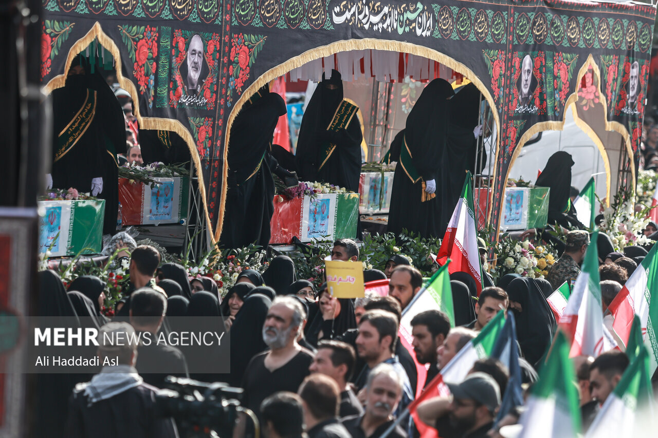 تشییع پیکر ۶۰ شهید اقتدار در تهران