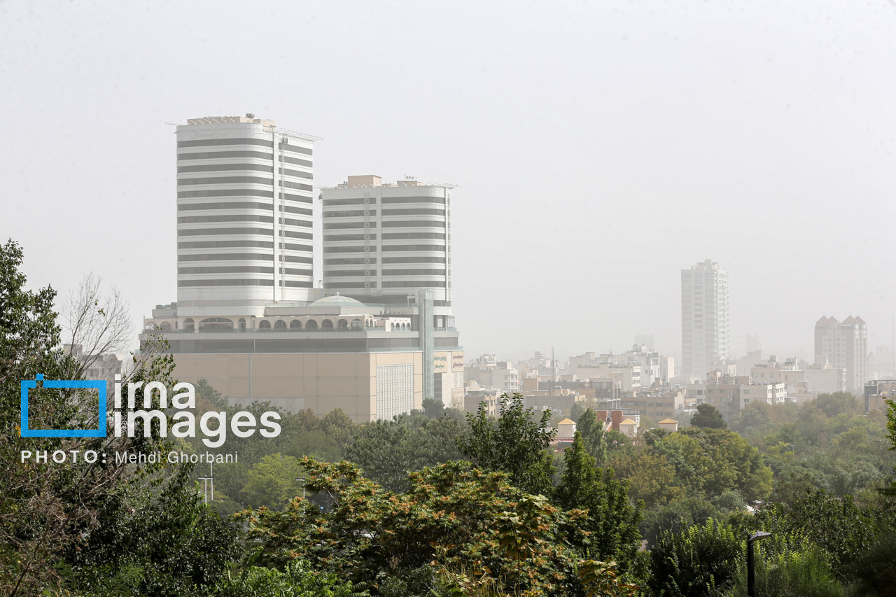 گرد و غبار در آسمان مشهد