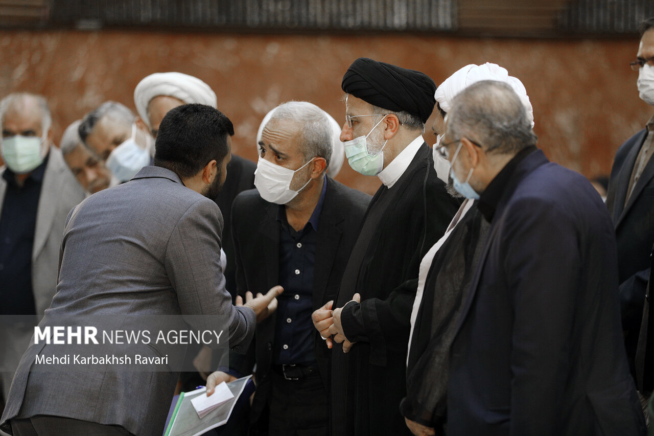 دیدار رئیس جمهور با خانواده شهدا، ایثارگران و نخبگان کرمان