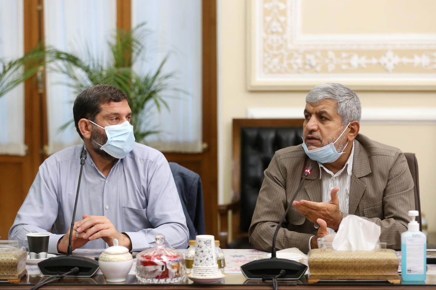 نشست اعضای مجمع نمایندگان خوزستان با قالیباف