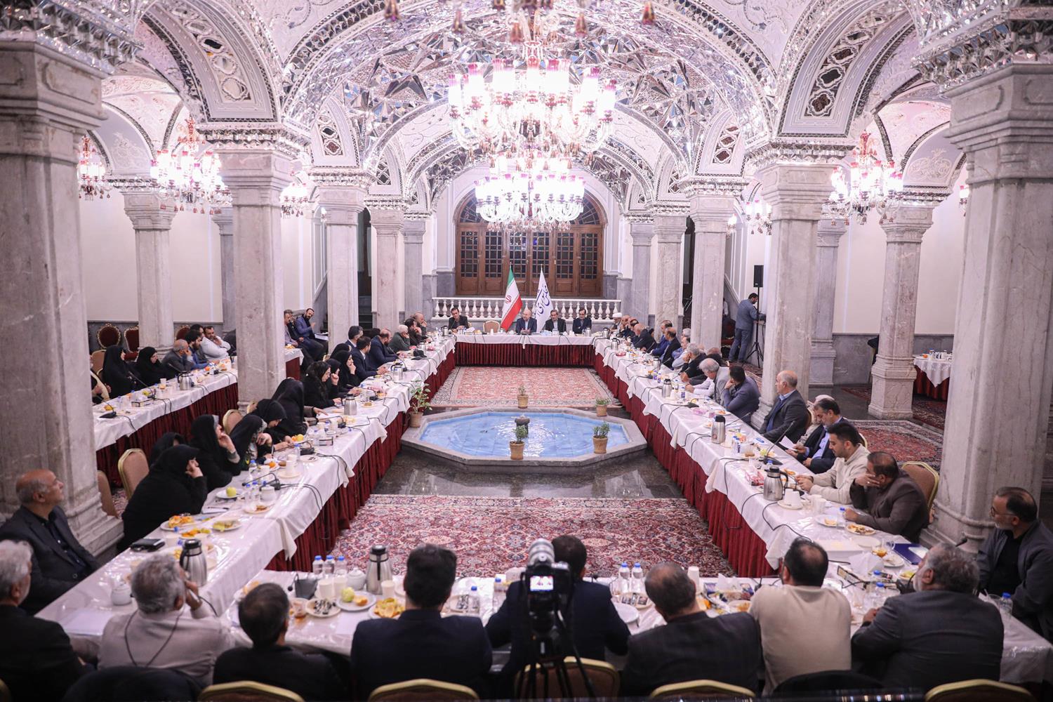 دیدار شورایاران محلات تهران با قالیباف