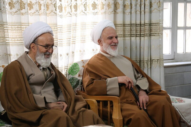 رییس دفتر مقام معظم رهبری با آیت الله مکارم شیرازی 