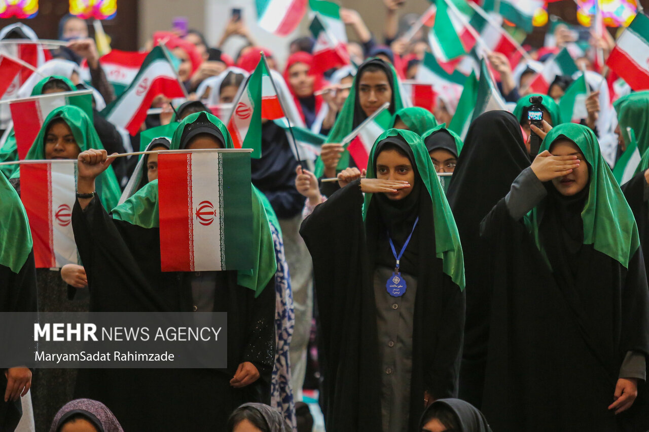 جشن روز دختر در حرم مطهر حضرت شاهچراغ 