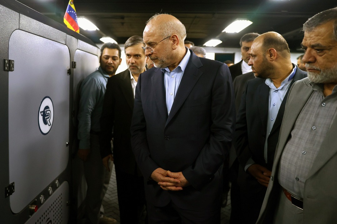 بازدید قالیباف از نمایشگاه دستاوردهای فن آوری جمهوری اسلامی در کاراکاس