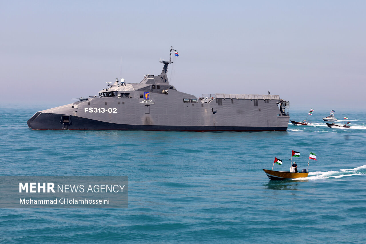 بزرگترین رژه اقتدار بسیج دریایی مردم پایه در حمایت از فلسطین