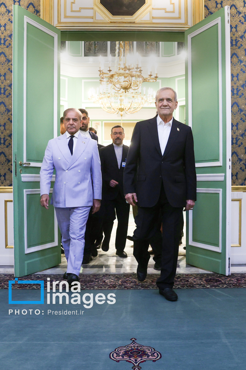 استقبال رسمی از نخست‌وزیر پاکستان