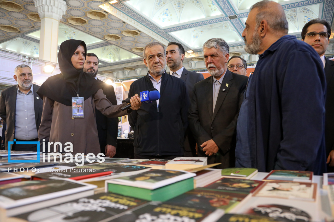 بازدید رئیس جمهور از نمایشگاه کتاب