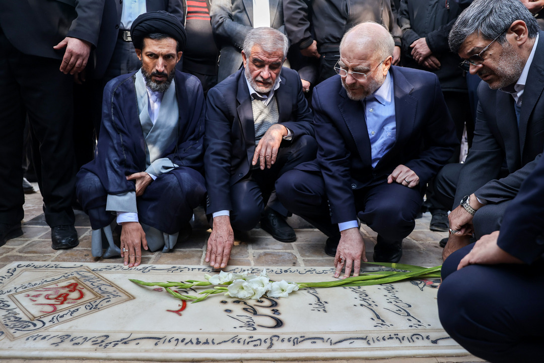  افتتاح دو مجموعه آموزشی در میبد و اردکان با حضور قالیباف 