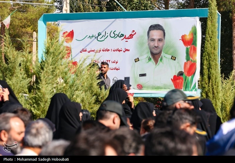 مراسم تشییع پیکر شهید امنیت هادی زارع در یزد