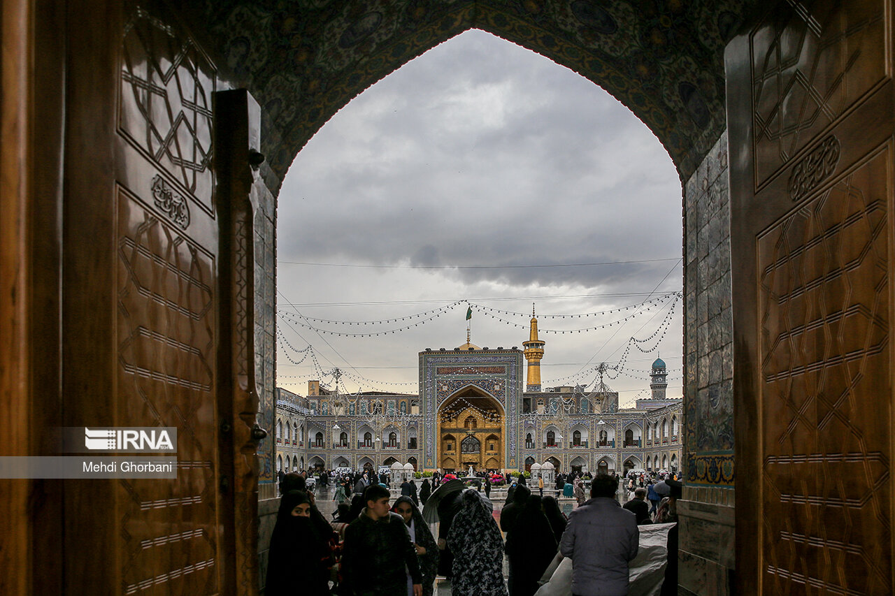 بارش باران بهاری در حرم رضوی