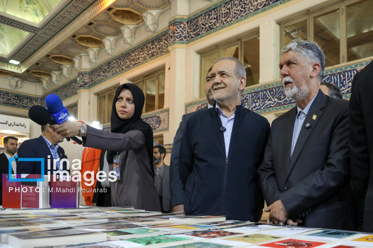 بازدید رئیس جمهور از نمایشگاه کتاب