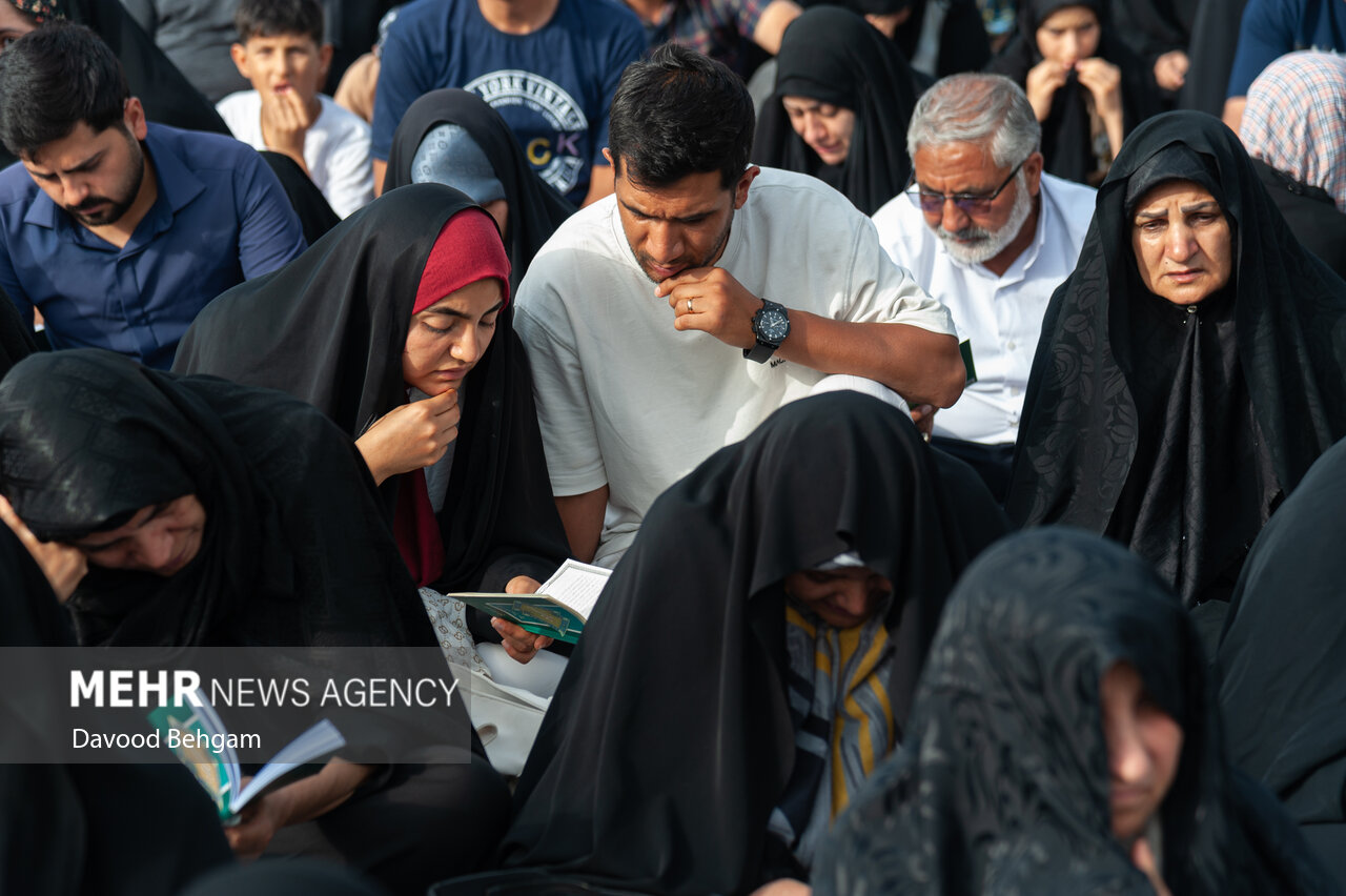 مراسم قرائت دعای عرفه در حرم مطهر امام رضا (ع)