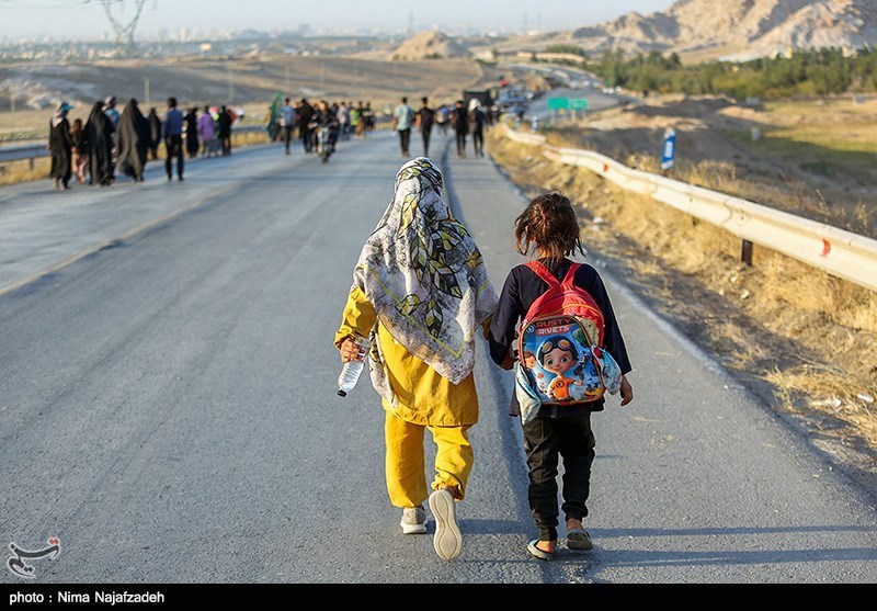 پیاده روی زائران امام رضا (ع)