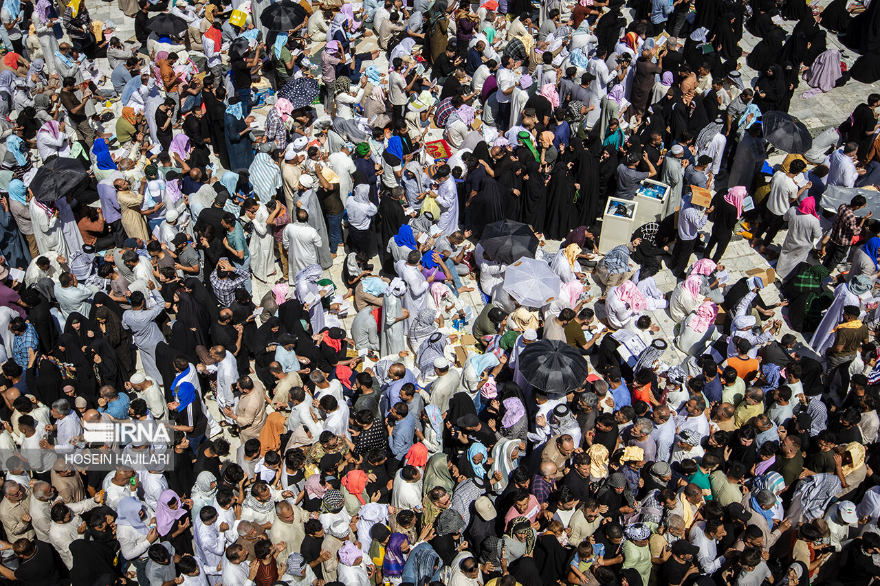 قرائت دعای عرفه- بین الحرمین