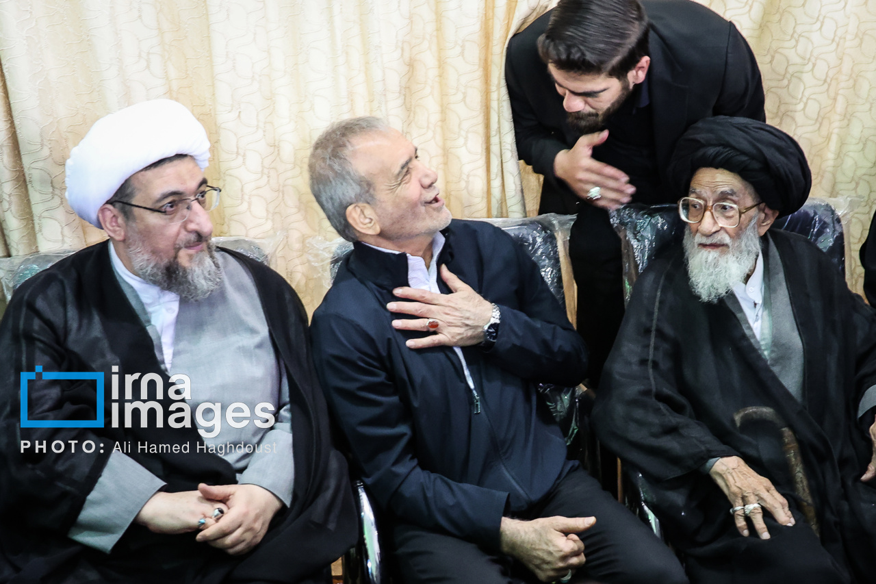 مراسم سالگرد شهدای خدمت در مصلای تبریز 