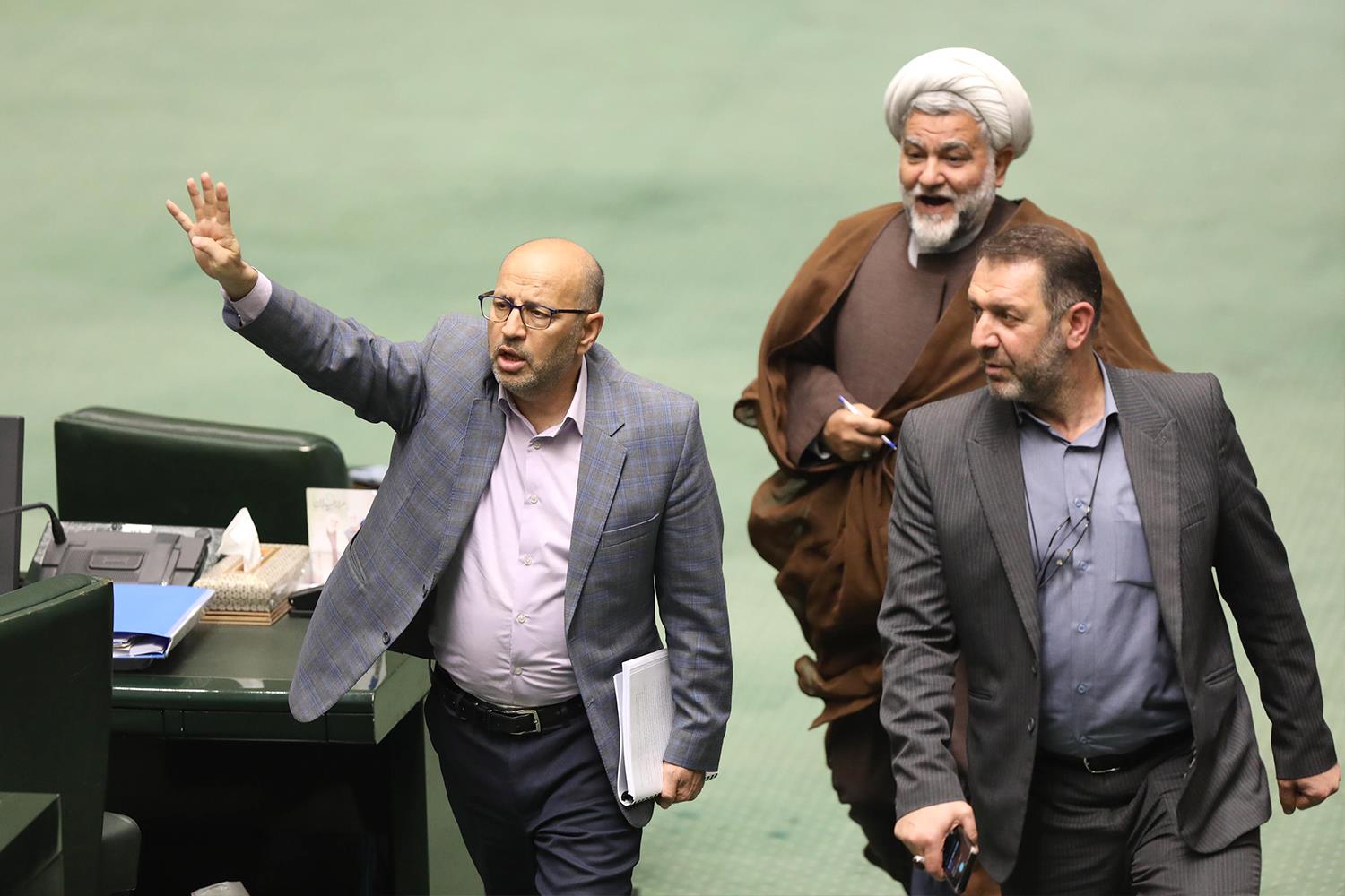 چهل و یکمین نشست بررسی برنامه هفتم توسعه در صحن علنی مجلس شورای اسلامی