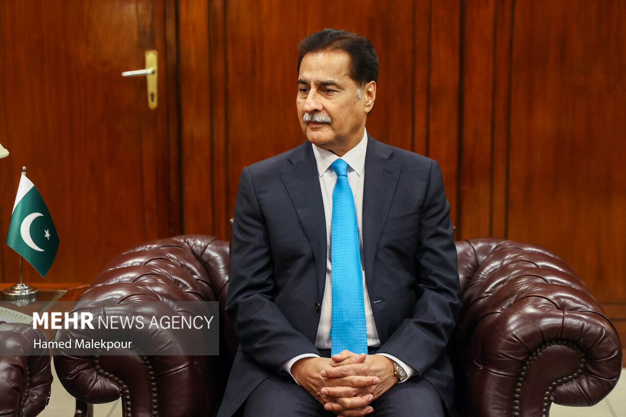 اولین روز سفر رئیس مجلس به پاکستان