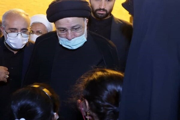 رئیس جمهور در جمع نمازگزاران مسجد امام (ره) کرمان