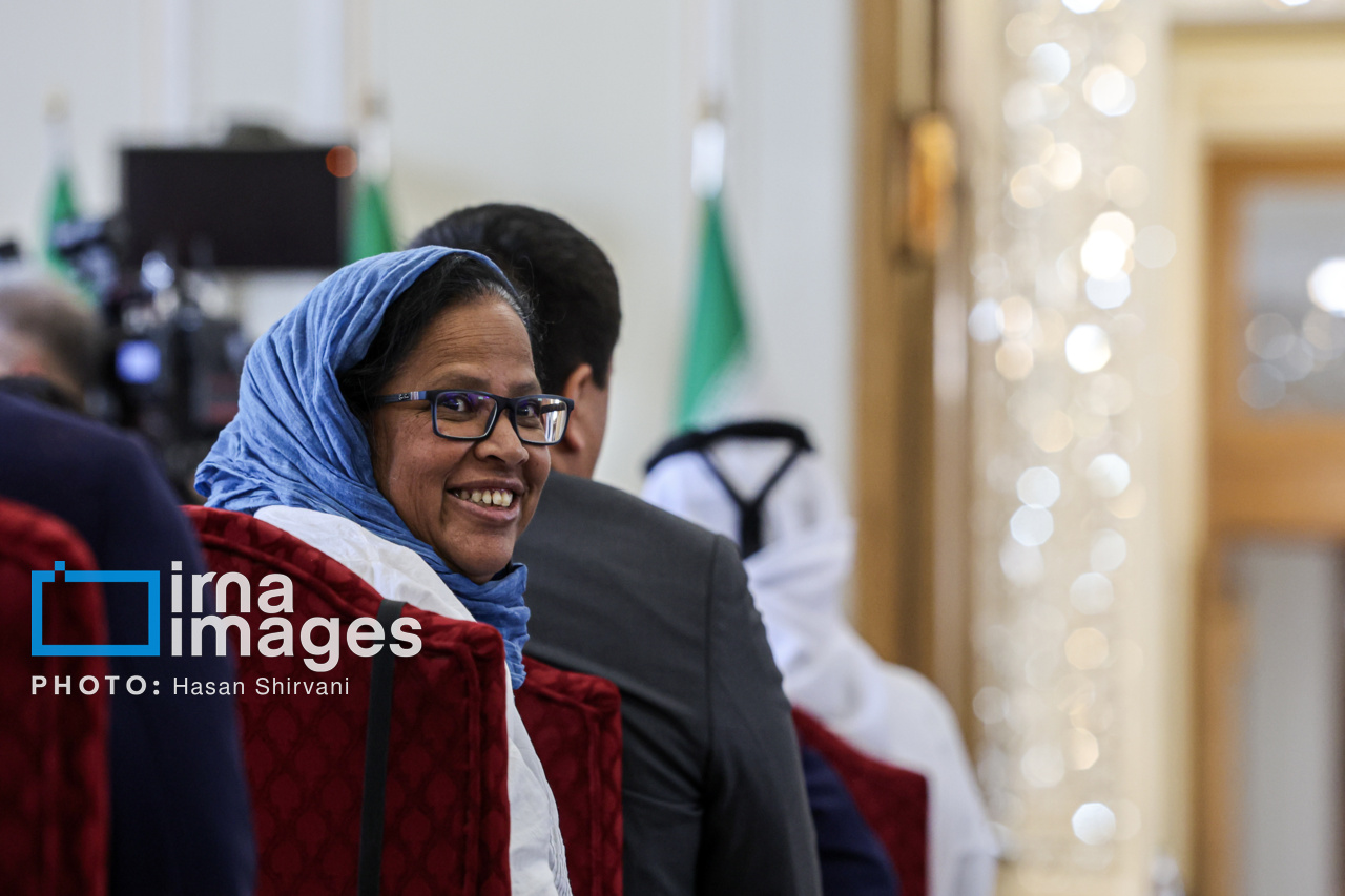 نشست وزیر امورخارجه با سفرای کشور های خارجی