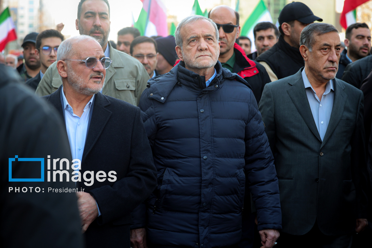 حضور مسئولان در تجمع همبستگی ملی در تهران