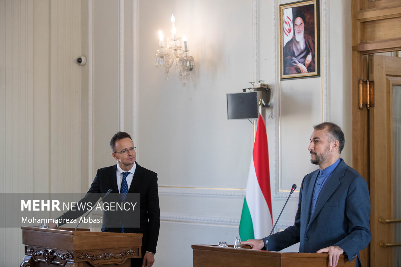 دیدار وزرای خارجه مجارستان و ایران