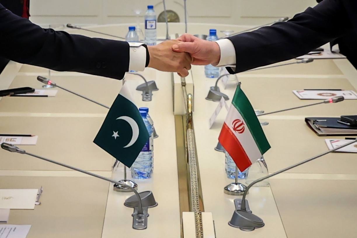 دیدار یوسف رضا گیلانی با قالیباف در باکو - آذربایجان