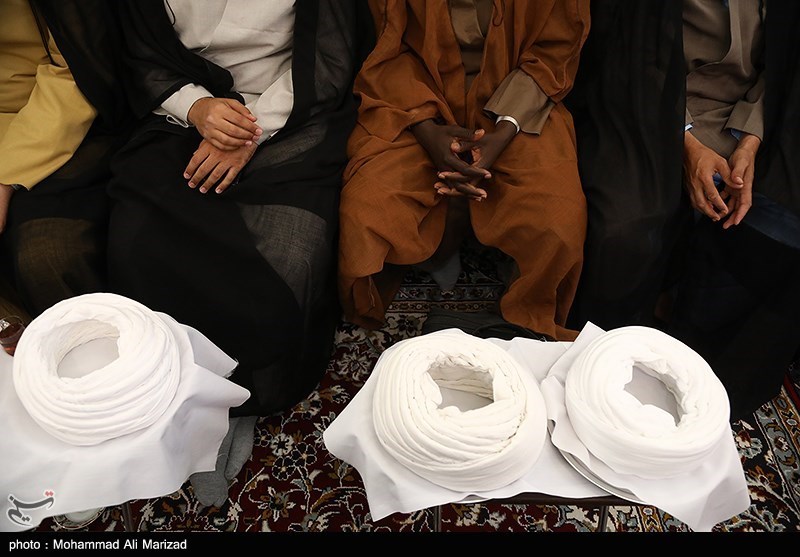 عمامه گذاری طلاب در بیوت مراجع عظام تقلید