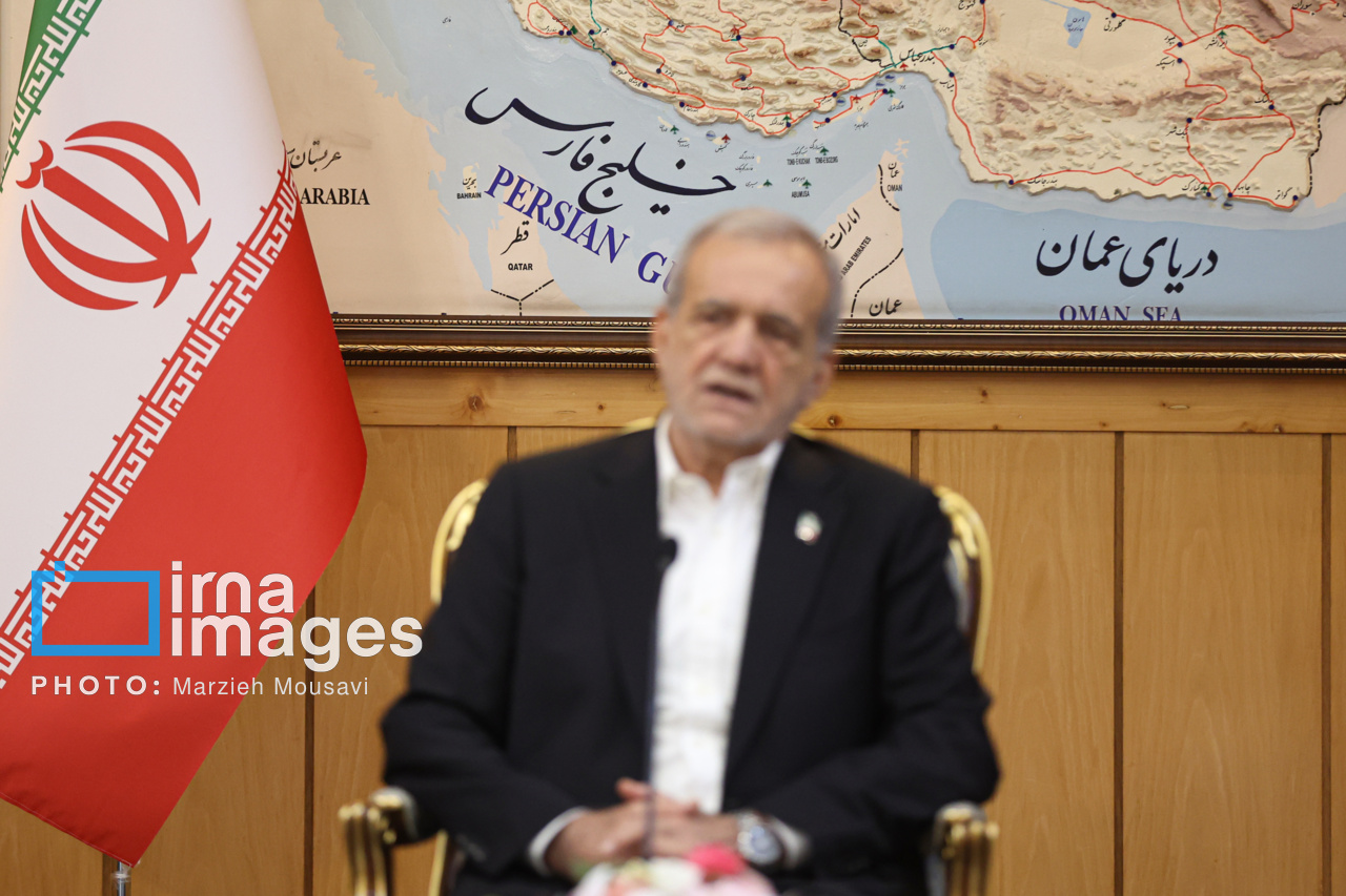 بدرقه رئیس‌جمهور به چین