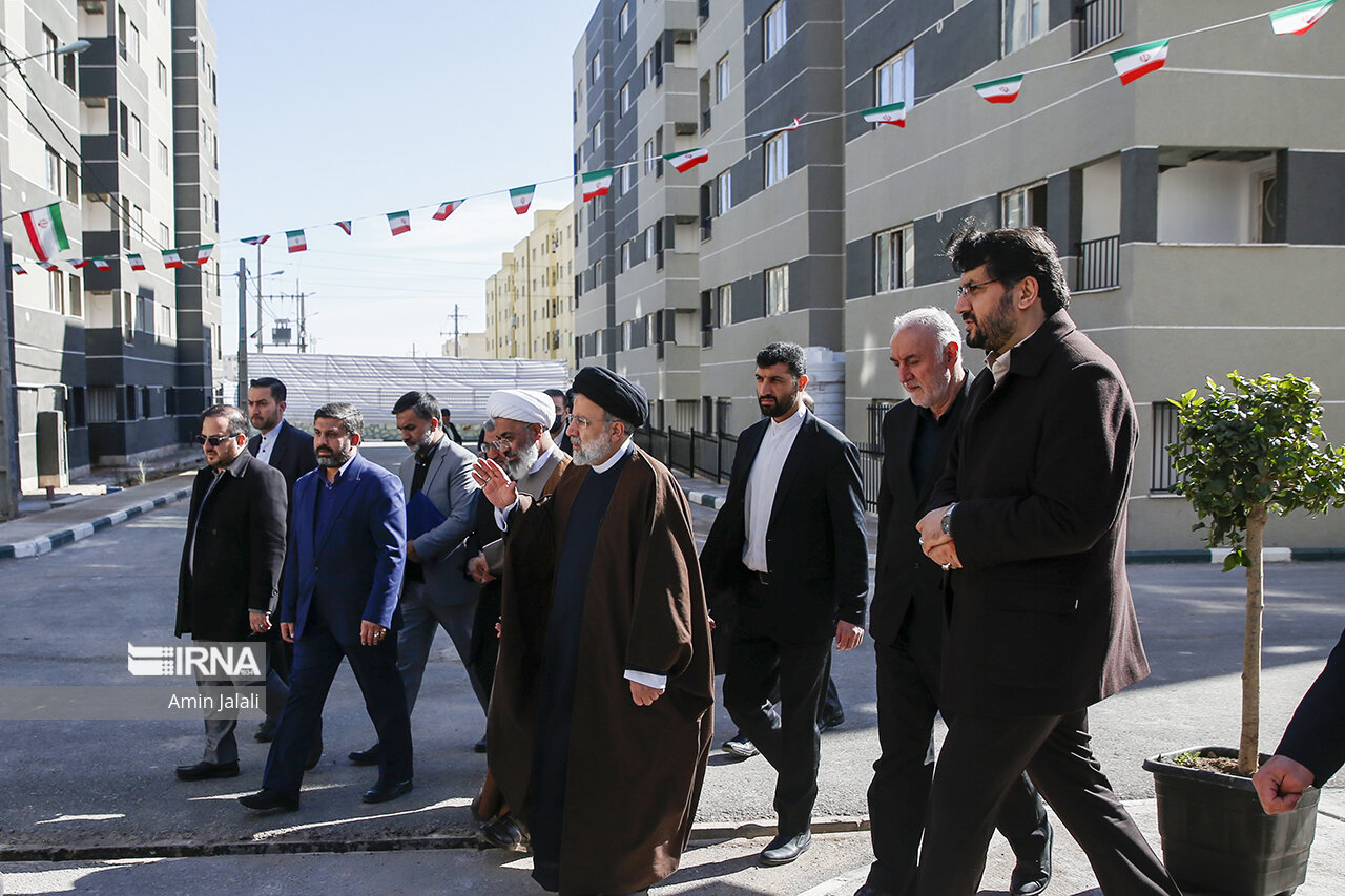 تحویل ۶۸۳۸ واحد مسکونی در پرند با حضور رئیسی