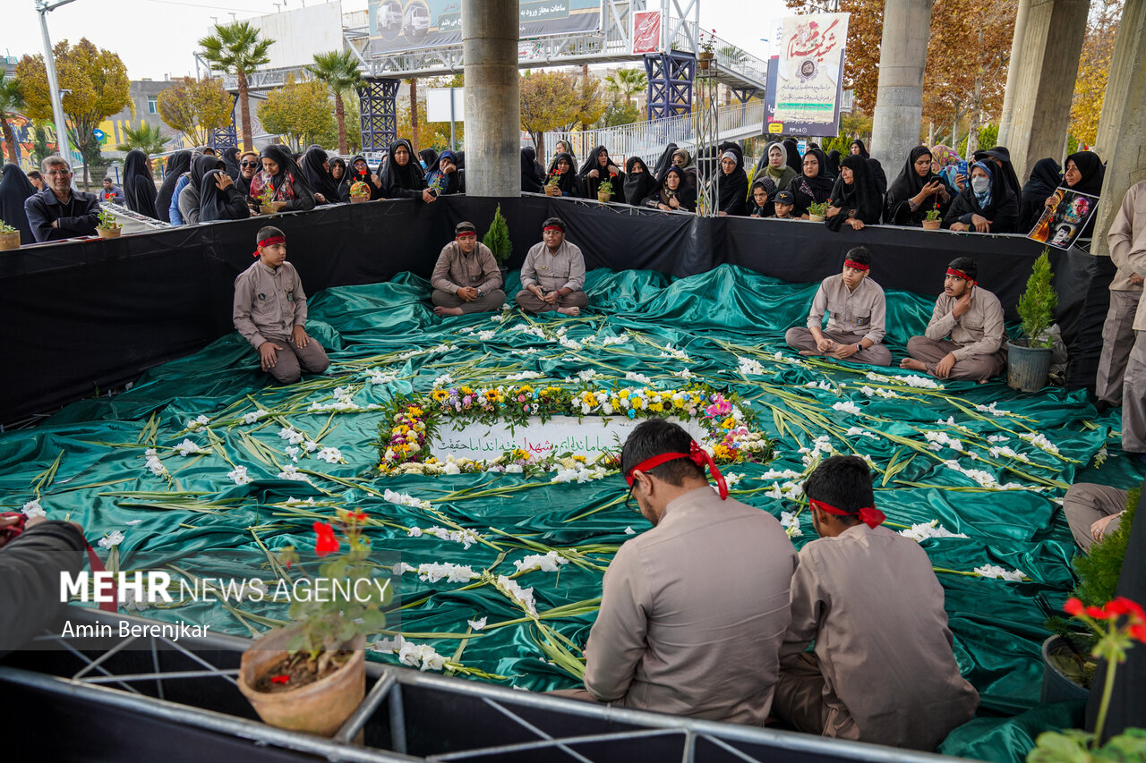 تشییع و خاکسپاری پیکر پاک شهید گمنام در بوستان نماز شیراز