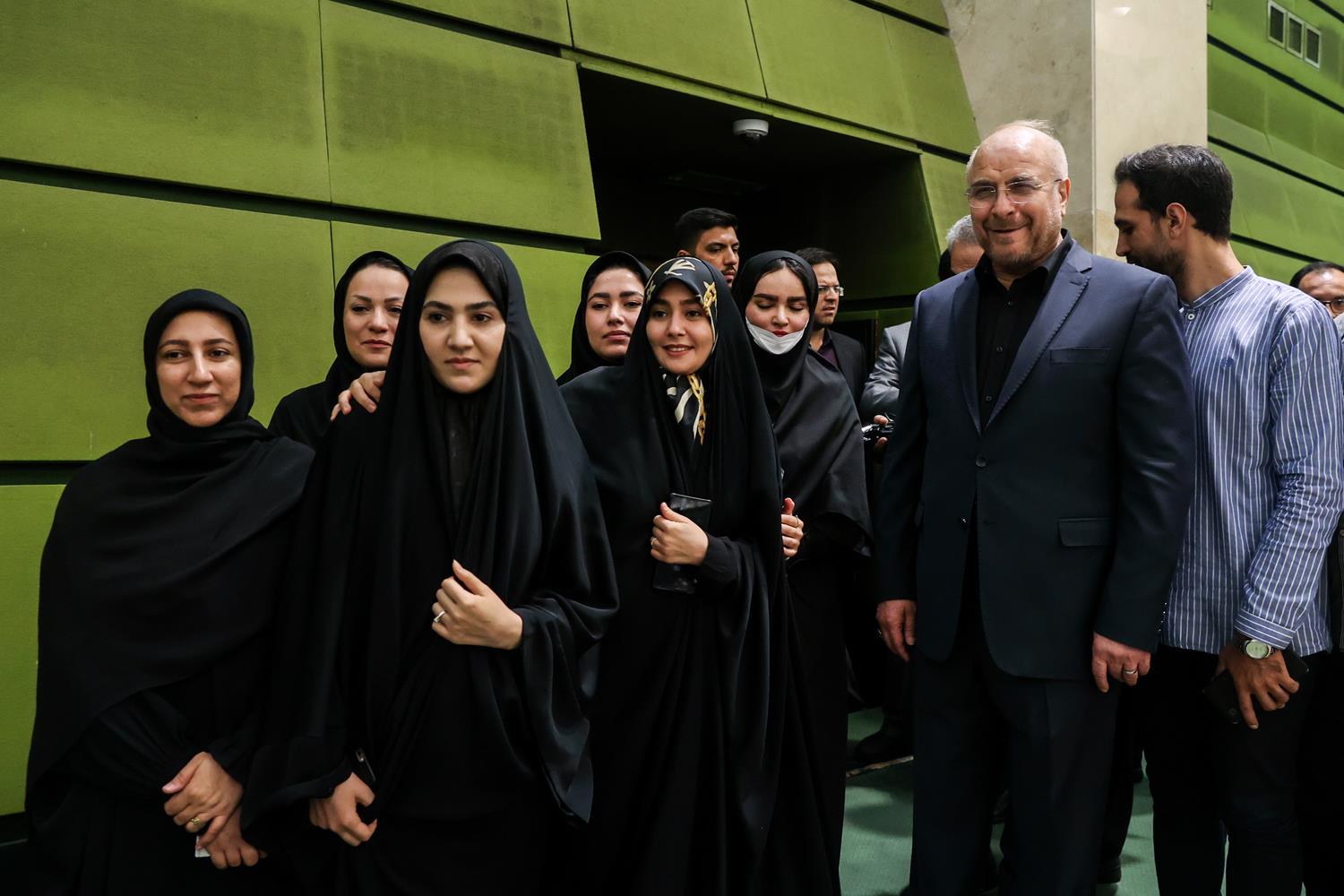 حضور قالیباف در جمع خبرنگاران پارلمانی