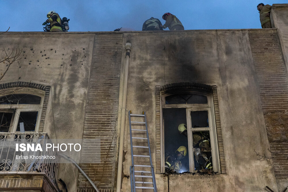 آتش‌سوزی انبار لوازم الکترونیکی در لاله‌زار