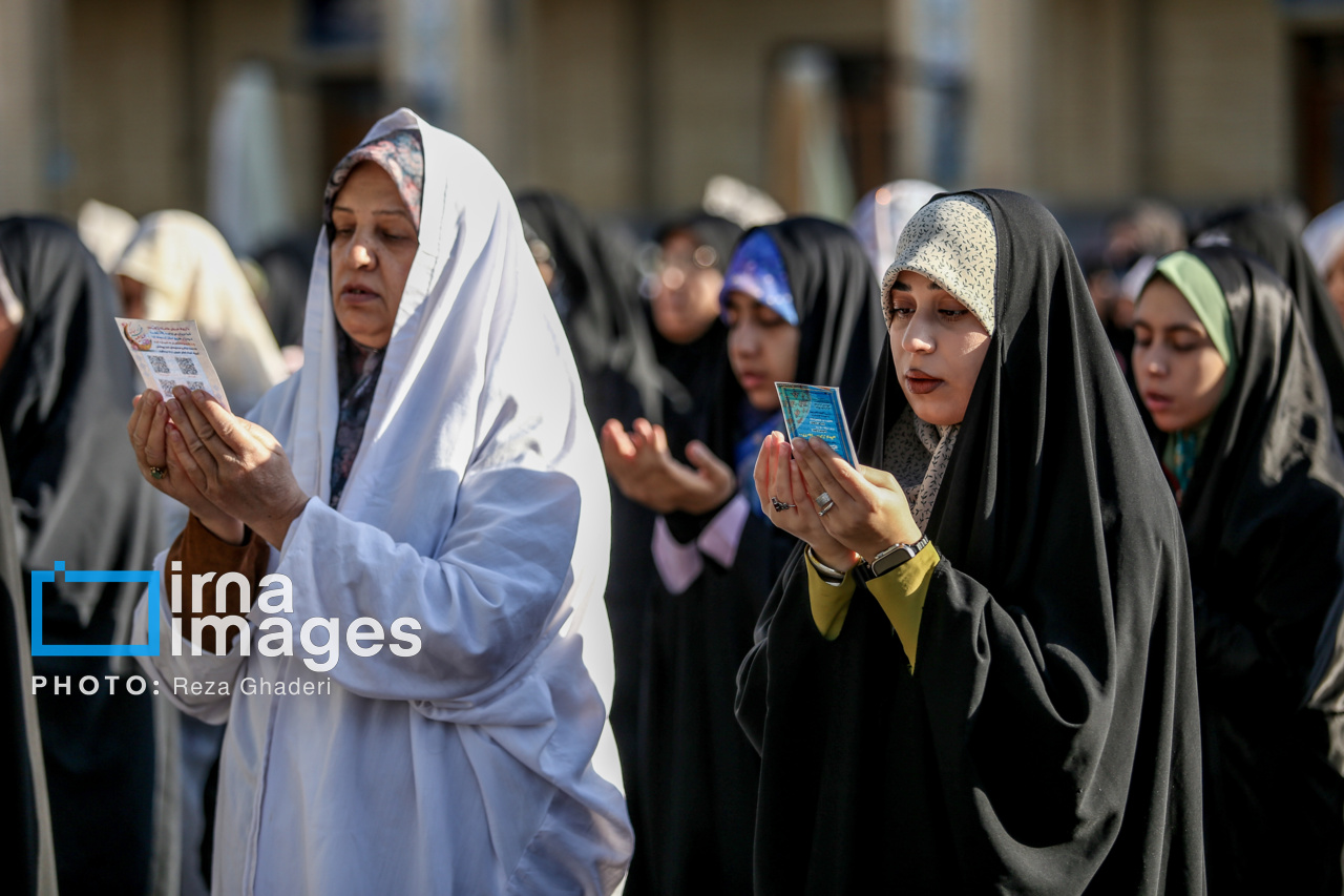 نماز عید فطر در حرم شاهچراغ