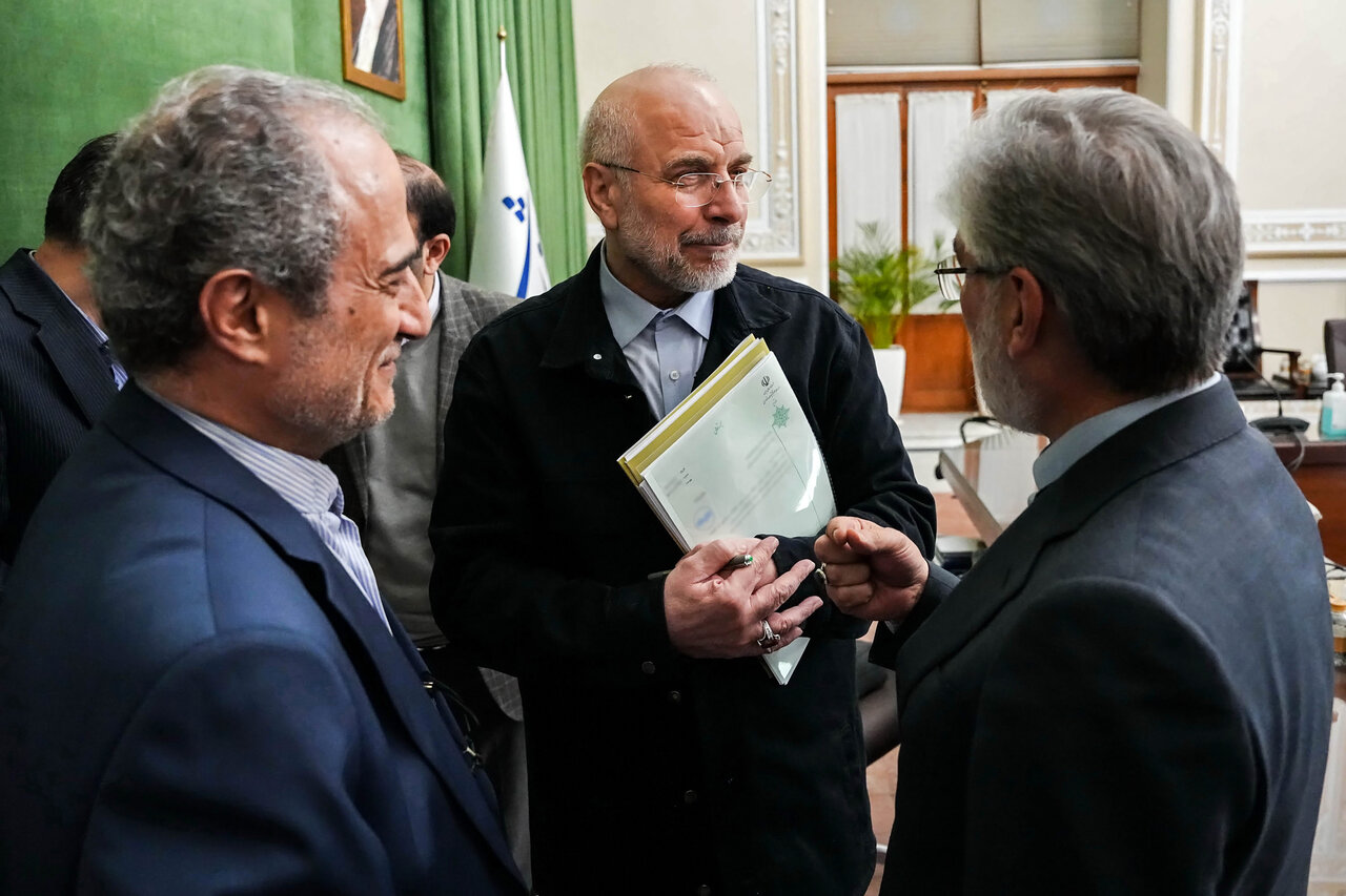 دیدار وزیر علوم و جمعی از رؤسای دانشگاه‌ها با قالیباف