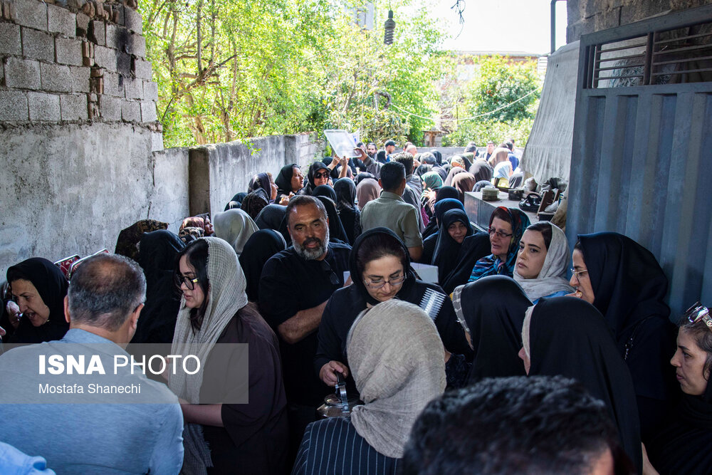 قهرمان بازمانده ناوشکن دنا»