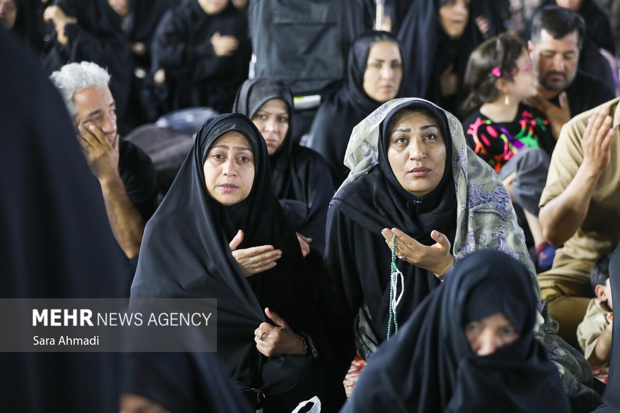 شب شهادت امام رضا(ع) در حرم مطهر رضوی