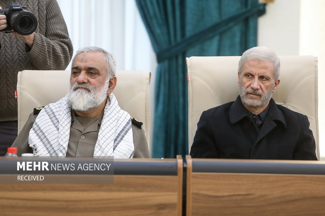 دیدار صمیمانه فرماندهان ارتش با سپاه