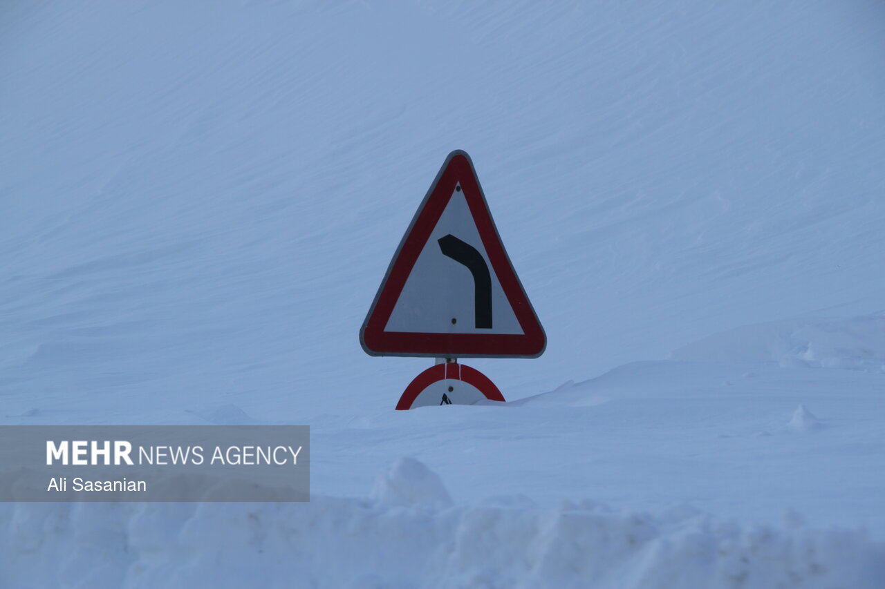 بارش برف در گردنه حیران
